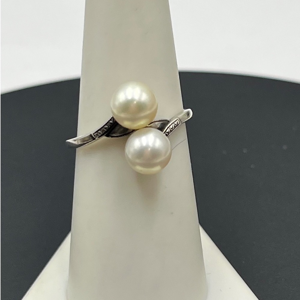 Mikimoto Vintage estate Akoya Pearl‎ 
Sterling Silver 925 Toi et Moi Bypass Ring